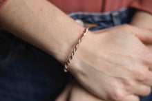 Load image into Gallery viewer, Amora Cuff