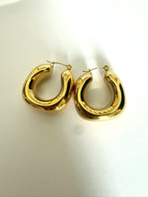 Load image into Gallery viewer, Classic U Hoop Earrings
